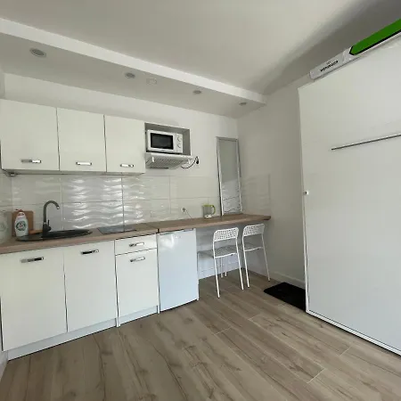 Flats Centre, Fiesta Apartment *