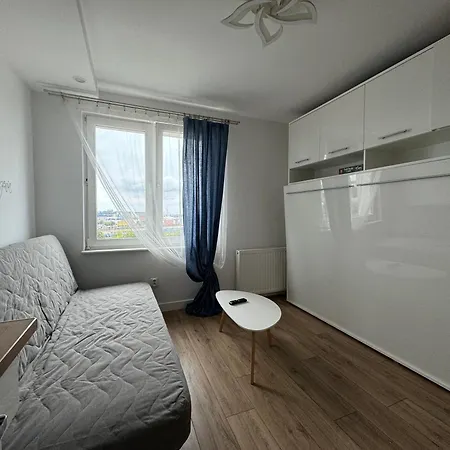 Flats Centre, Real